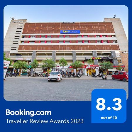 Hotel Legrand.Inn Ахмедабад Екстериор снимка