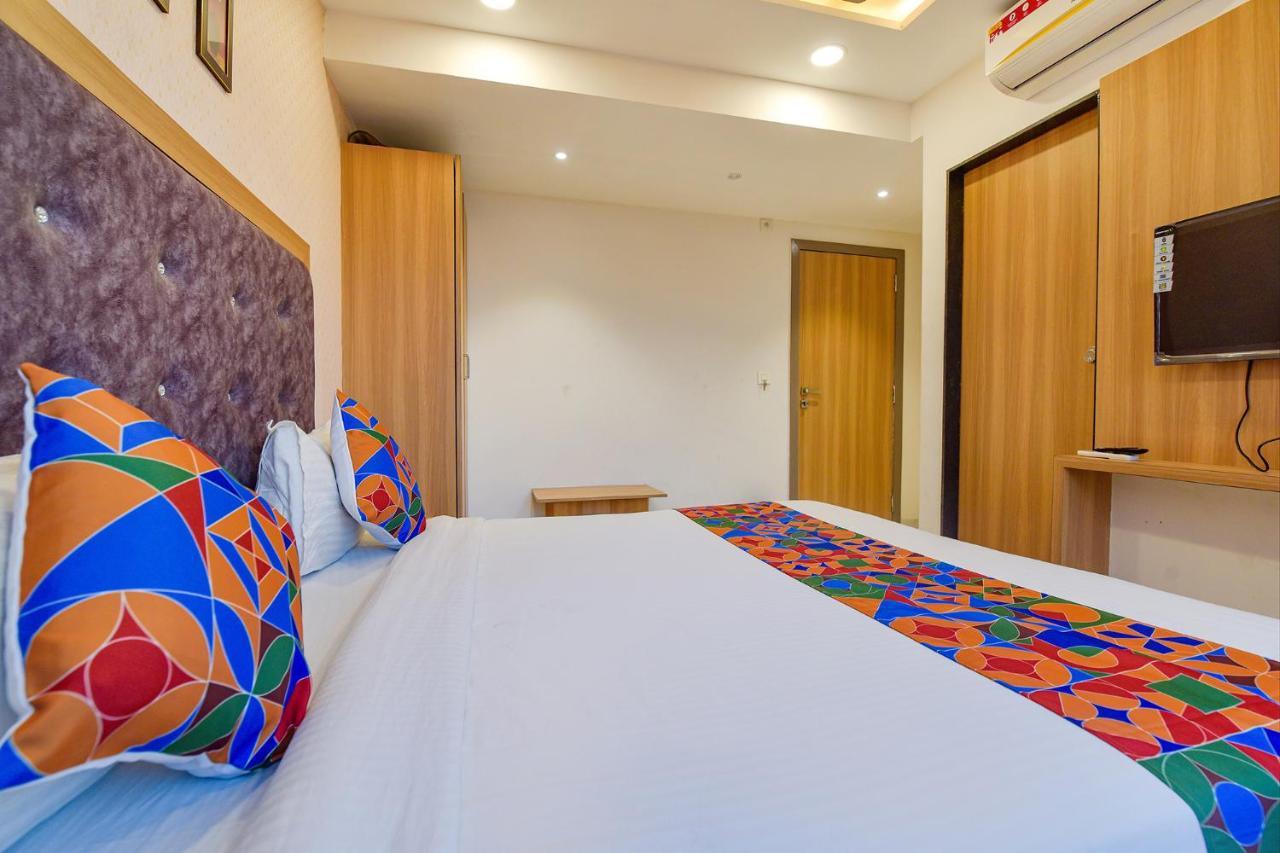 Hotel Legrand.Inn Ахмедабад Екстериор снимка