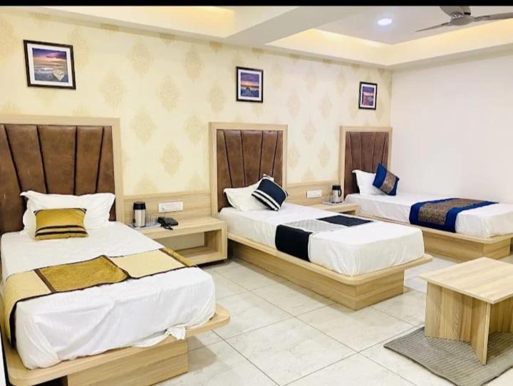 Hotel Legrand.Inn Ахмедабад Екстериор снимка