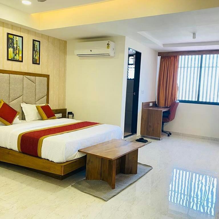 Hotel Legrand.Inn Ахмедабад Екстериор снимка